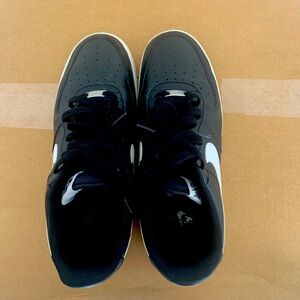 Nike Mens Air Force 1 low sneakers